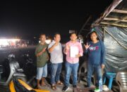 Bantu Mushola Dan Toilet Umum, Prof Udin – Desi Panen Dukungan Dari PKL