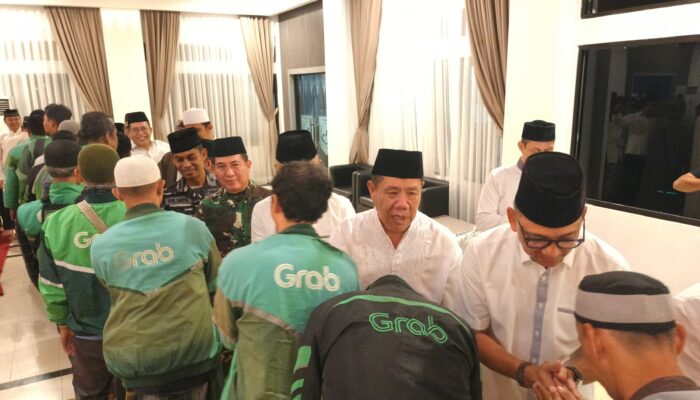 Gubernur Babel Hidayat Arsani Utus Tiga Perwakilan Ojol Anter Donasi Ke Rumah Duka Affan Kurniawan