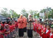 Buka Kegiatan DWP Mengajar, Noni Hidayat Arsani: Ini Wujud Kontribusi Nyata DWP Babel untuk Masyarakat