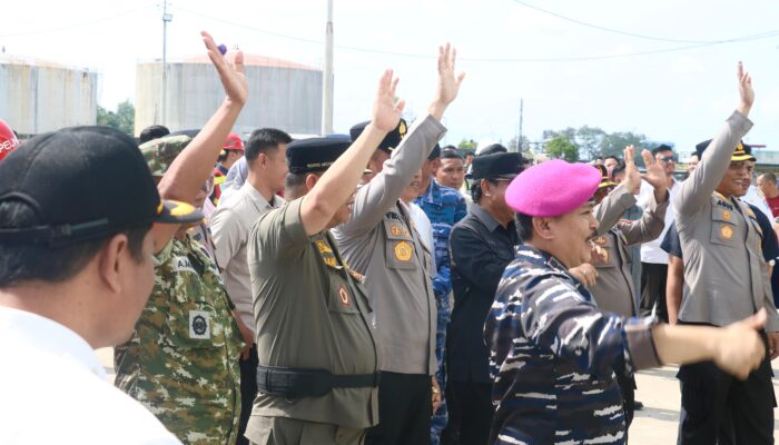 Arus Balik Gratis via Kapal Perang! Gubernur Hidayat Arsani Berangkatkan Pemudik Naik KRI TNI AL ke Jakarta