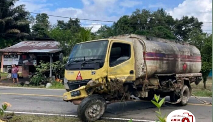 Diduga Tanpa izin Identitas Sertifikat Spek Legalitas dan Safety Truk Tangki CPO Milik PI Angkut BBM Solar Alami Kecelakaan Tunggal