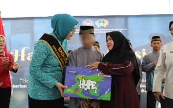 Bentuk Nyata Bunda Literasi Babel Noni Hidayat Hadiahi Laptop Baru untuk M. Ikbal Pasca Bebas dari LPKA