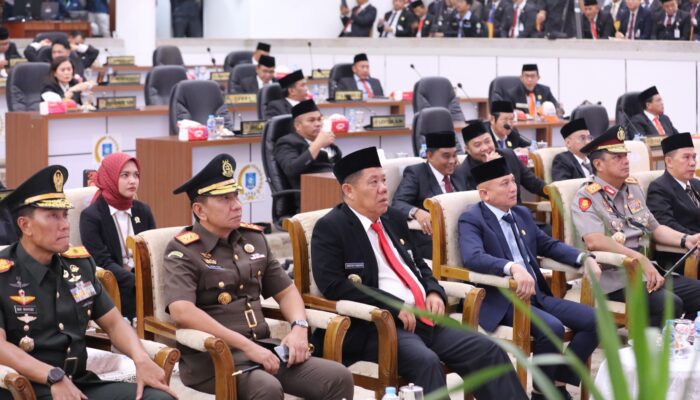 Perkuat Semangat Kemerdekaan, Gubernur Hidayat Arsani Hadiri Rapat Paripurna Mendengarkan Pidato Kenegaraan Presiden RI