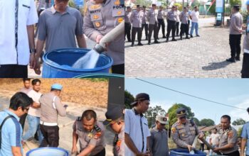 Debit Air Sungai Padang Menipis, Polsek Sijuk Salurkan 8.000 Liter Air Bersih Dampak Kemarau