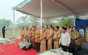 Gubernur Babel Serahkan Bantuan Sumur Bor Di SMAN 2 Sungailiat