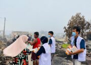 Peduli Korban Kebakaran, Di Bangka Selatan, Rumah Sehat Baznas Timah Dan Baznas Babel Salurkan 50 Kota Masker