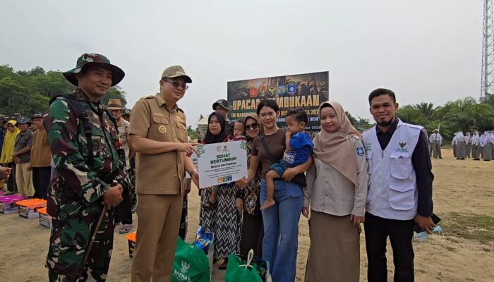 Cegah Stunting Sejak Dini, Baznas Babel Salurkan Paket Nutrisi Untuk 25 Ibu Hamil Dan Balita Di Bangka Barat