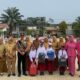 Peduli Pendidikan, Kapolsek Lubuk Besar Dan Bhayangkari Salurkan Bantuan Perlengkapan Sekolah Kepada Siswa SDN 8